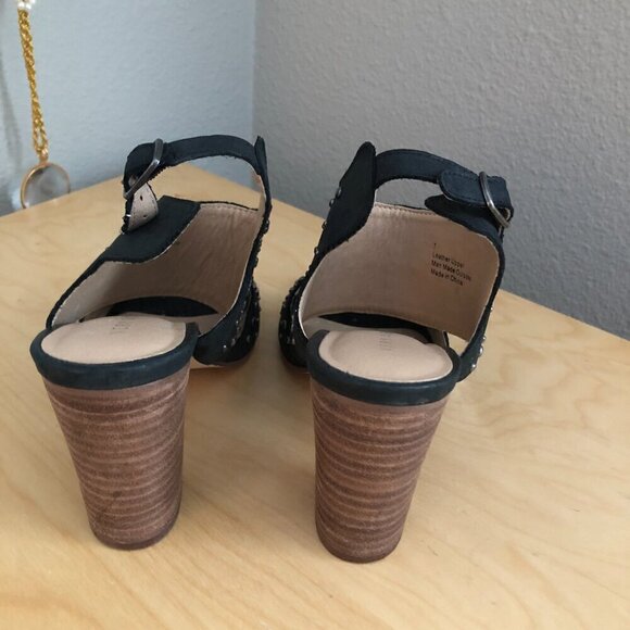 Very Volatile LA Black & Silver Studded Leather Sandals Women's size 7 - Picture 5 of 8